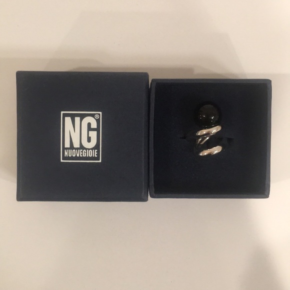 Nuovegioie Silver and Onyx Ring - Picture 8 of 8